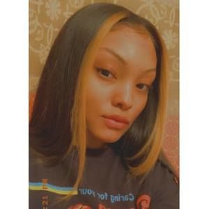 Meet your Posher, Amira